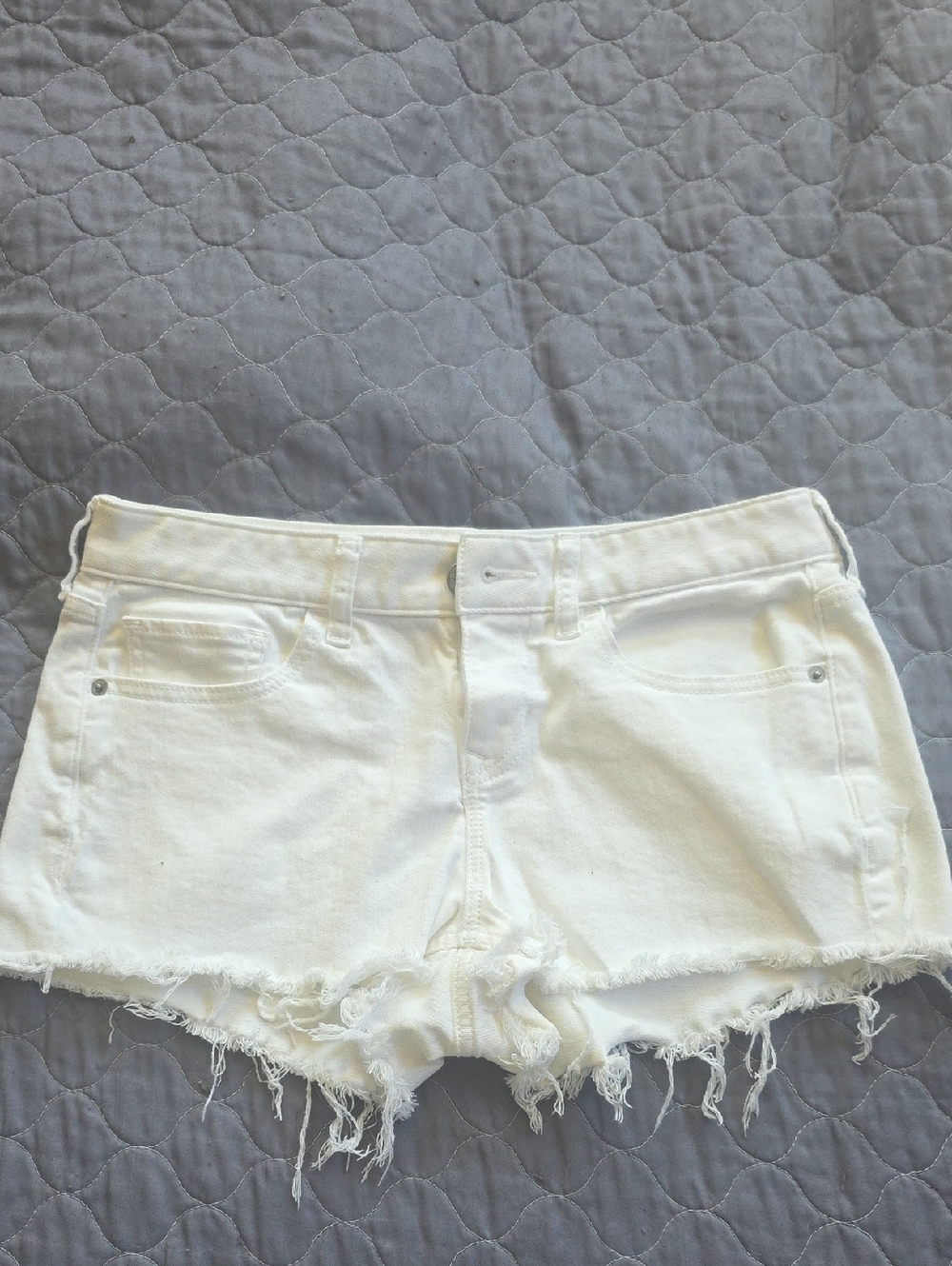 Women’s Express White Frayed Hem Denim Shorts